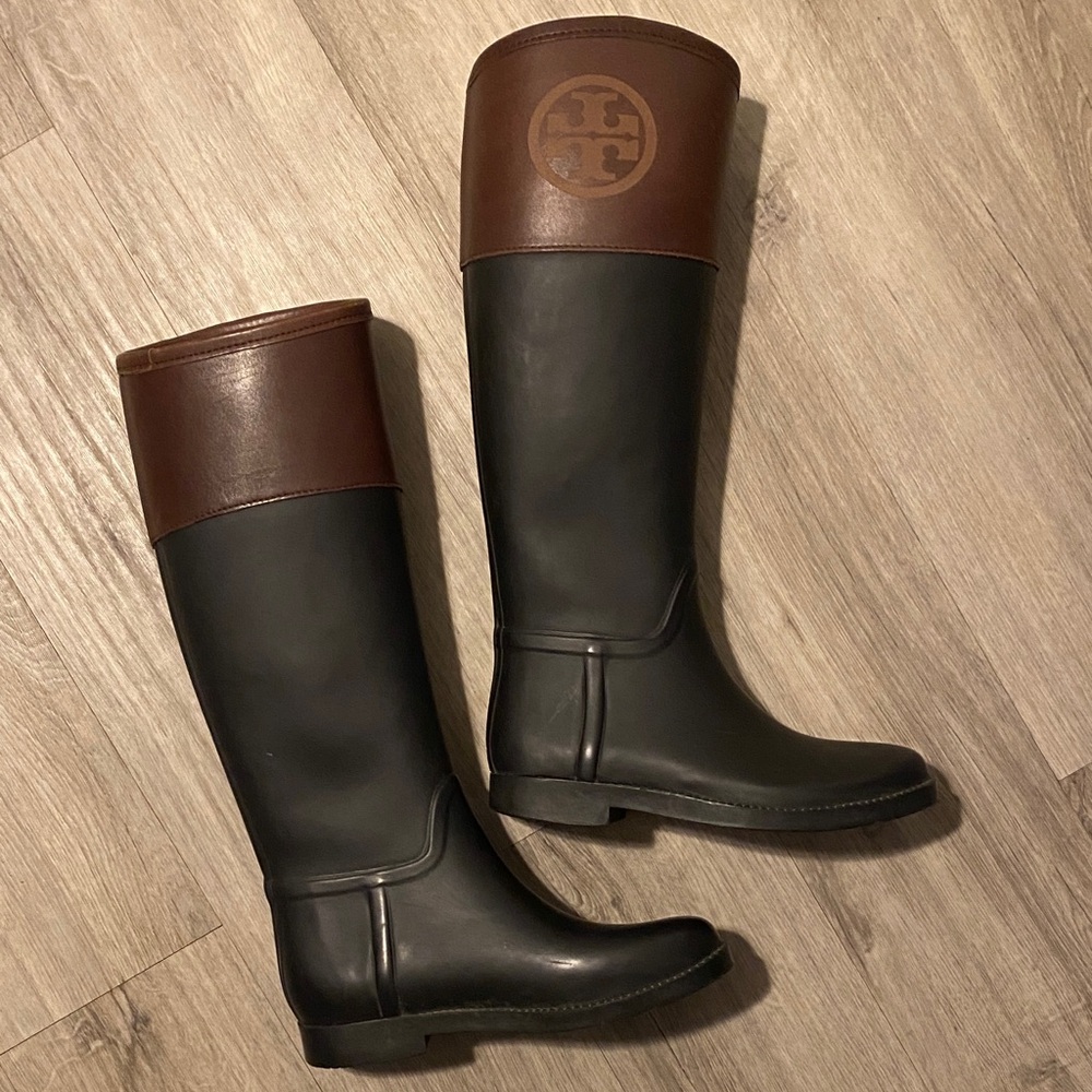 LIKE NEW Tory Burch Diana Riding Rubber/Leather Tall Boots 6B